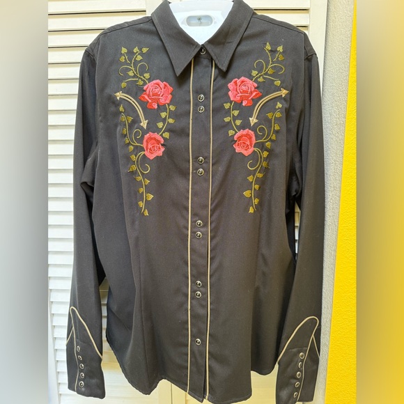 Rocky Black Shirt with Red Roses and Gold Vines - Picture 2 of 7